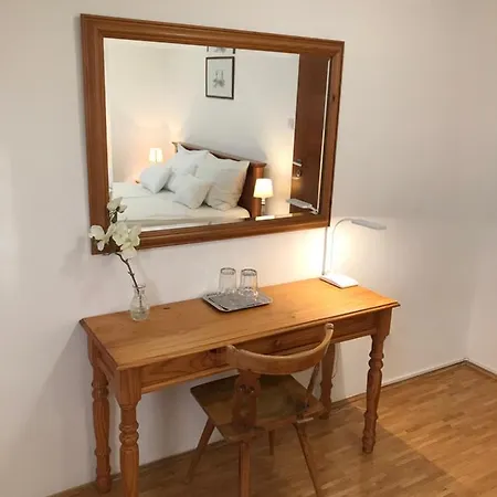 Hotel Huszárvár Kastélyszálló *