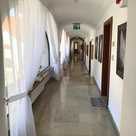 Huszarvar Kastelyszallo סרנץ'