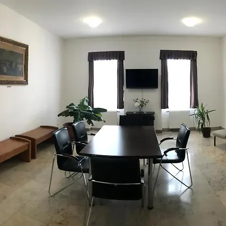 호텔 Huszarvar Kastelyszallo