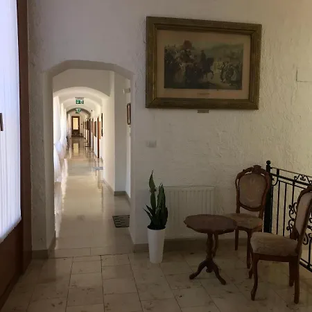 Huszarvar Kastelyszallo